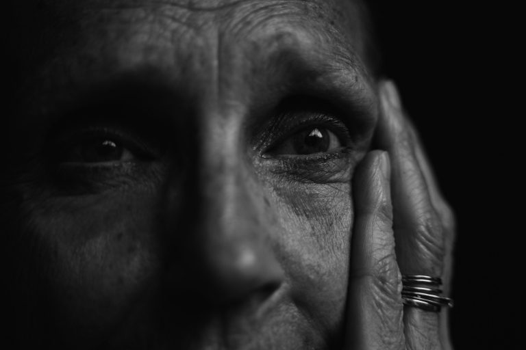 15 Sneaky Habits That Accelerate Aging Without You Even Realizing It